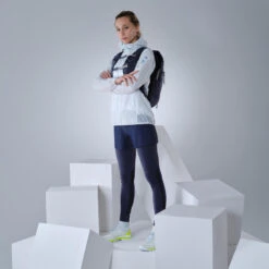 Quechua Veste Ultra Légère Hybride De Randonnée Rapide FH900 Femme Grise. -Magasin De Plein Air veste ultra legere hybride de randonnee rapide fh900 femme grise 2